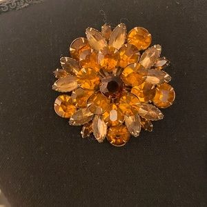 Vintage Starburst Rhinestone brooch in tones of Amber & Gold